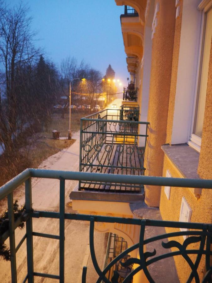 Balconies Above Colonnade Leilighet Mariánské Lázně Eksteriør bilde